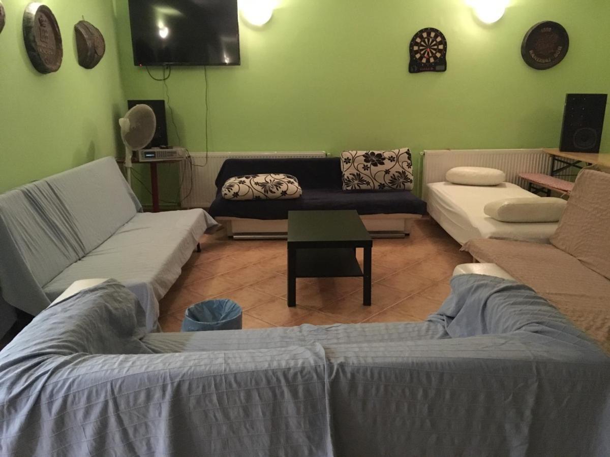 Whole Basement Former Pub3 For Bachelor / Bachelorette Party Budapeste Exterior foto
