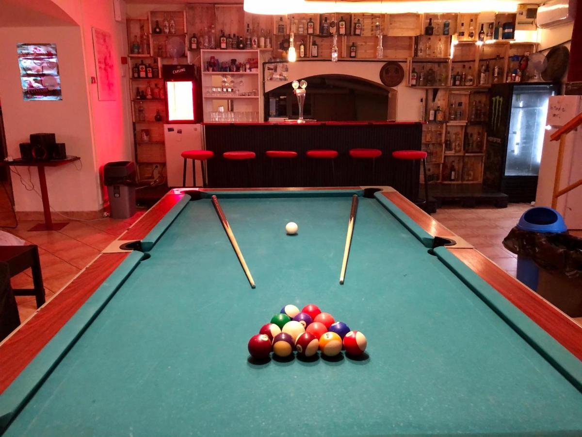 Whole Basement Former Pub3 For Bachelor / Bachelorette Party Budapeste Exterior foto