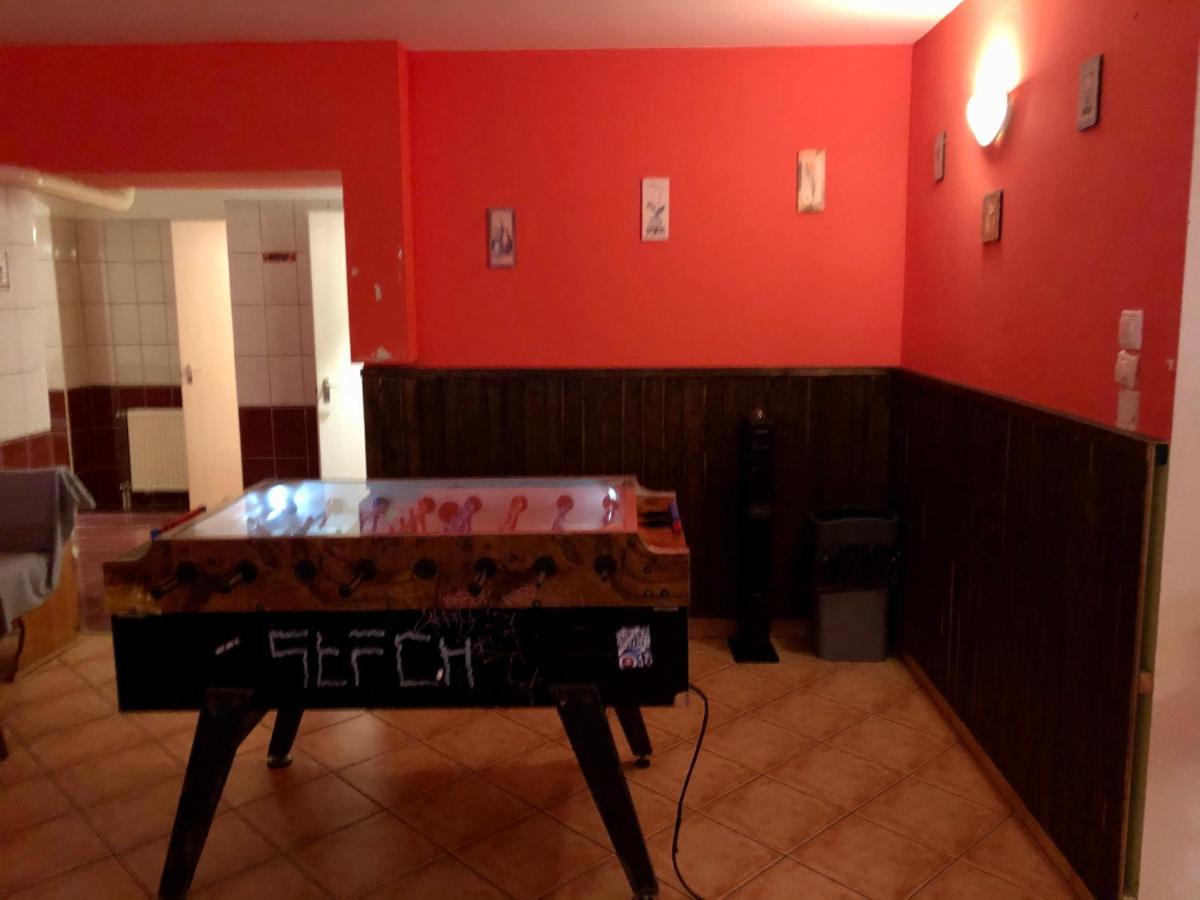 Whole Basement Former Pub3 For Bachelor / Bachelorette Party Budapeste Exterior foto
