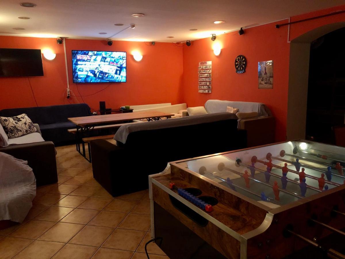 Whole Basement Former Pub3 For Bachelor / Bachelorette Party Budapeste Exterior foto