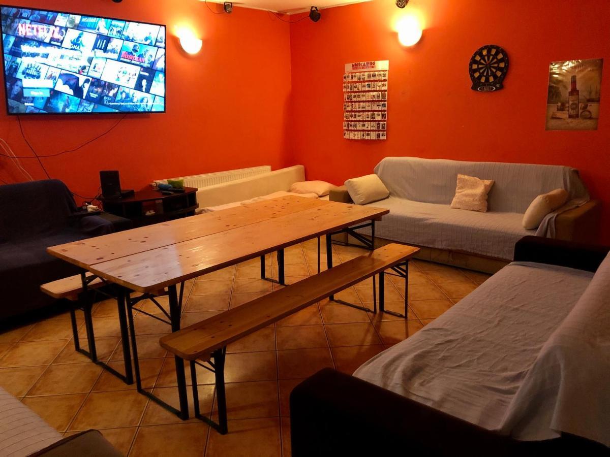 Whole Basement Former Pub3 For Bachelor / Bachelorette Party Budapeste Exterior foto